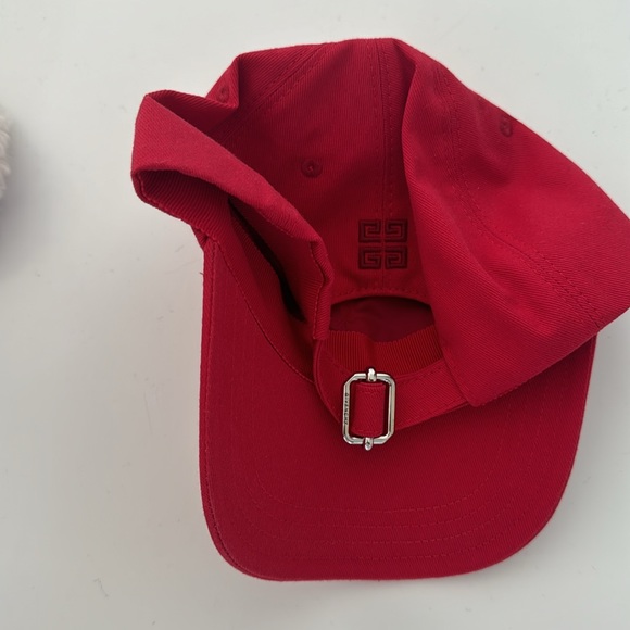 GIVENCHY RED HAT in perfect condition - Picture 2 of 3